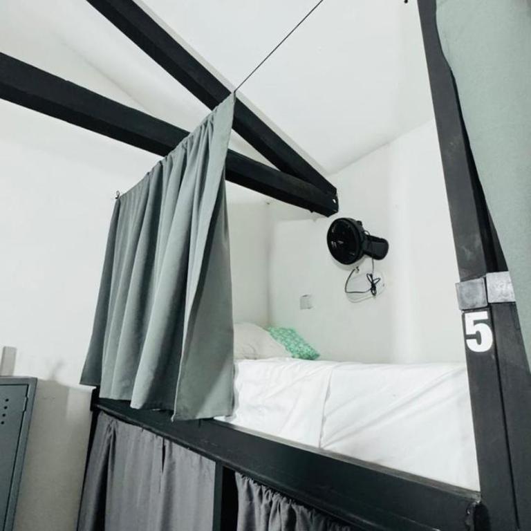 Baku Laureles Hostel - Cama en habitación compartida mixta de 8 camas - 5