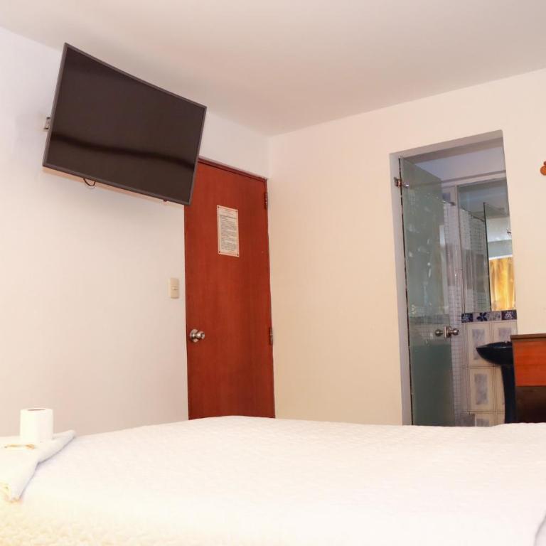 Puerto Bayovar - Deluxe King Room - 16