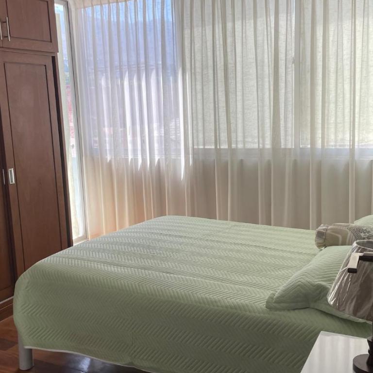 Departamento cerca de la Universidad Católica - Three-Bedroom Apartment - 11