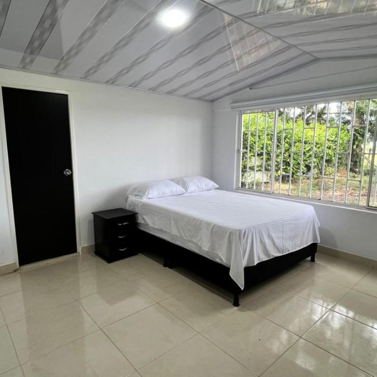 Hotel Campestre Cinco Estrellas - Three-Bedroom Bungalow - 6