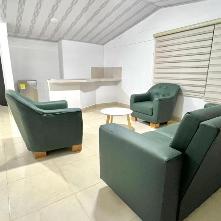 Hotel Campestre Cinco Estrellas - Three-Bedroom Bungalow - 8