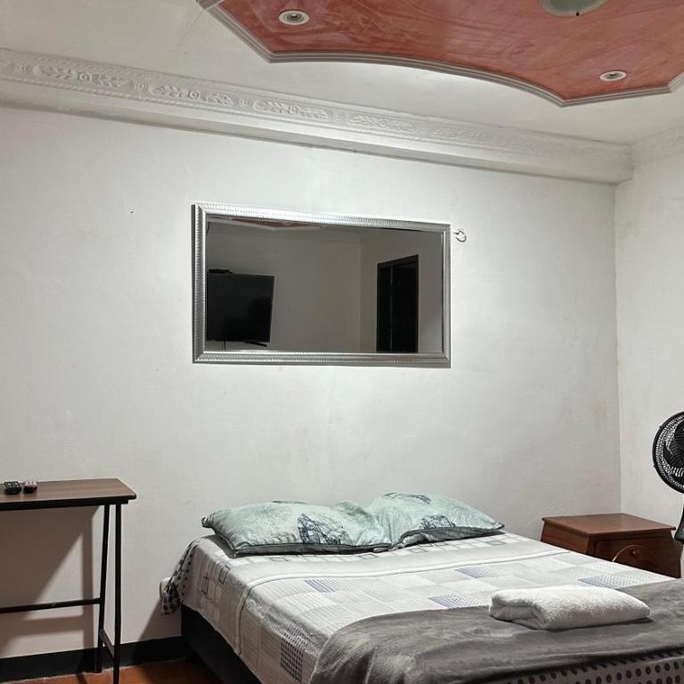La Casona Hostal - Deluxe King Room - 1