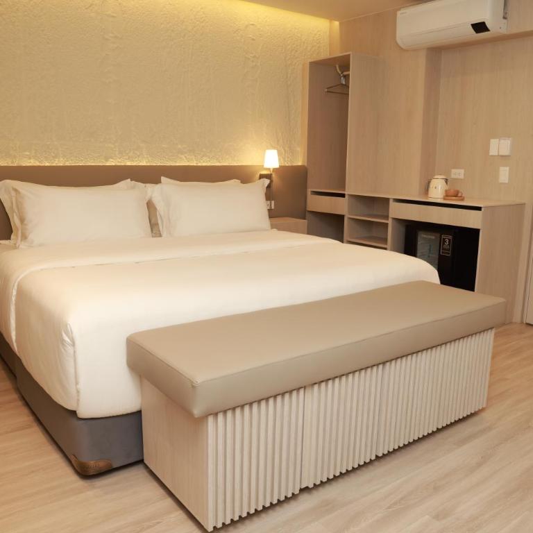 VPV Suites & Casino - King Suite with Balcony - 1