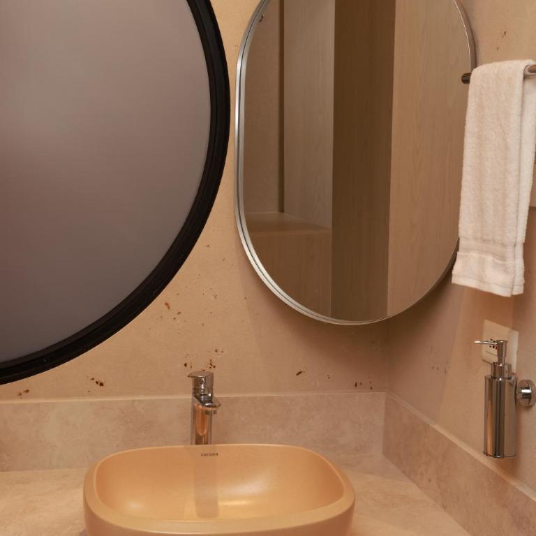 VPV Suites & Casino - Standard Double Room - 9