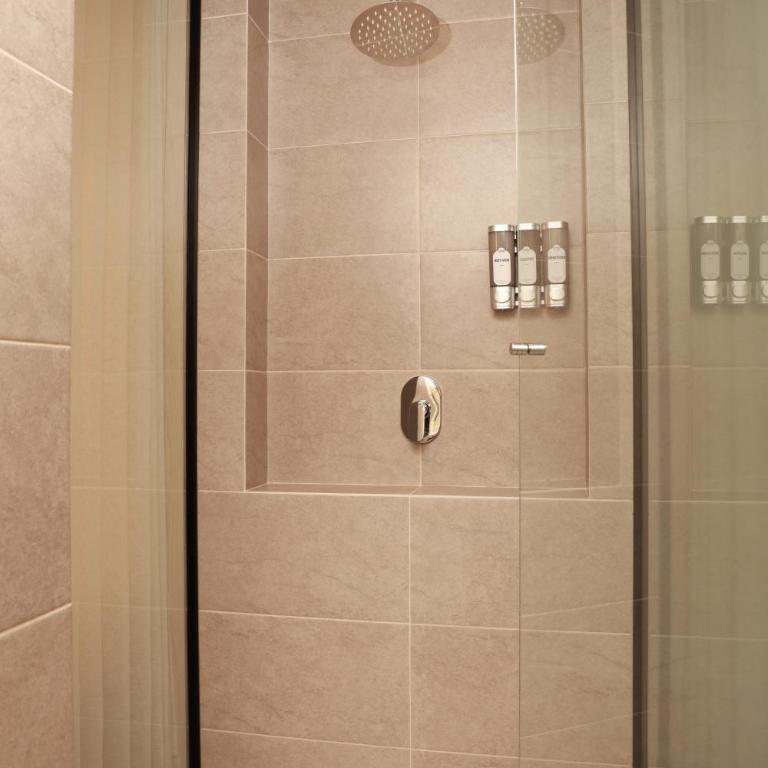 VPV Suites & Casino - Deluxe Suite with Spa Bath - 7