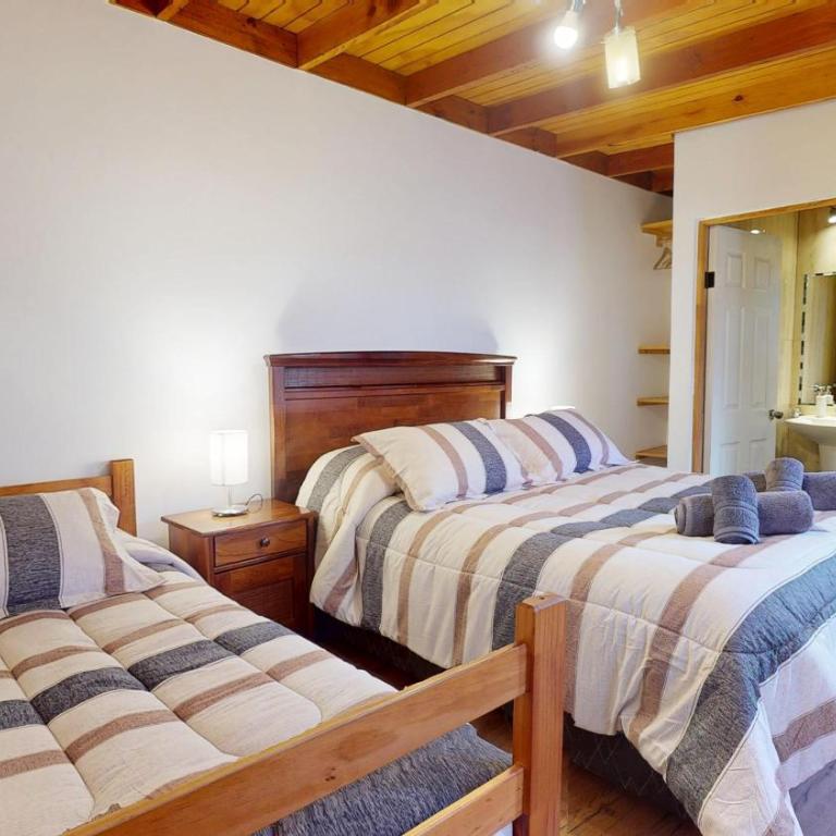 La Casa del Pueblo Hostal - Habitación Familiar con baño privado - 4