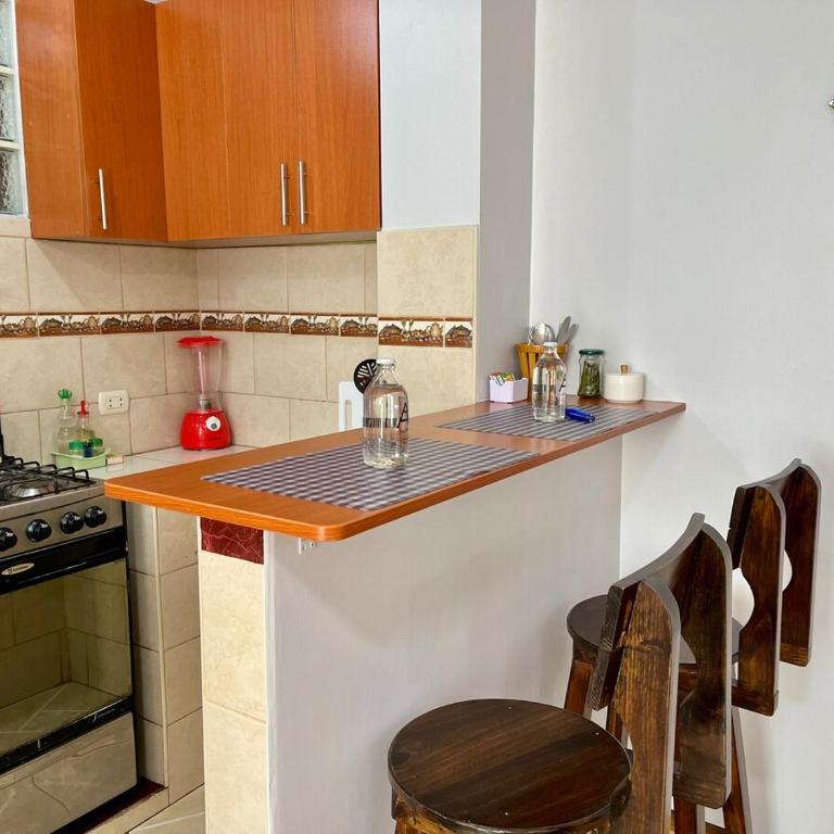 Cozy & Centric Apartment in great location! - One-Bedroom Apartment - 11