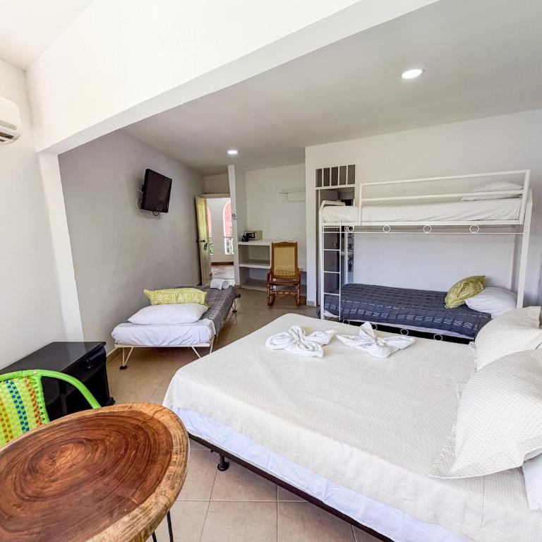 Hotel Bahia Taganga - Habitación Familiar - 3