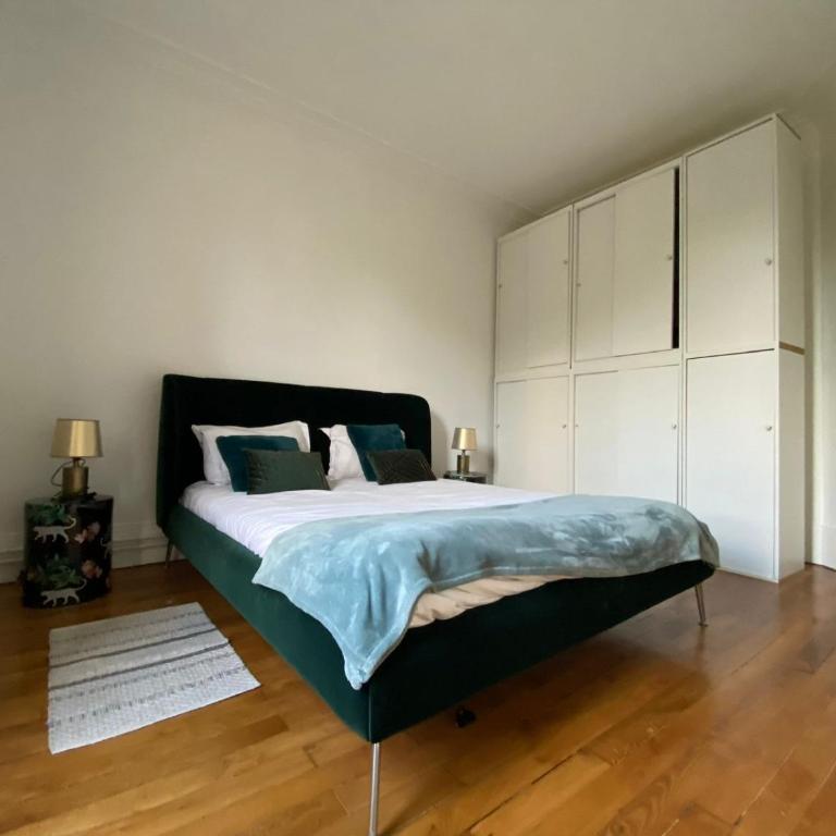 Au coeur de l'Ile Saint Louis - Habitación con cama extragrande. - 2