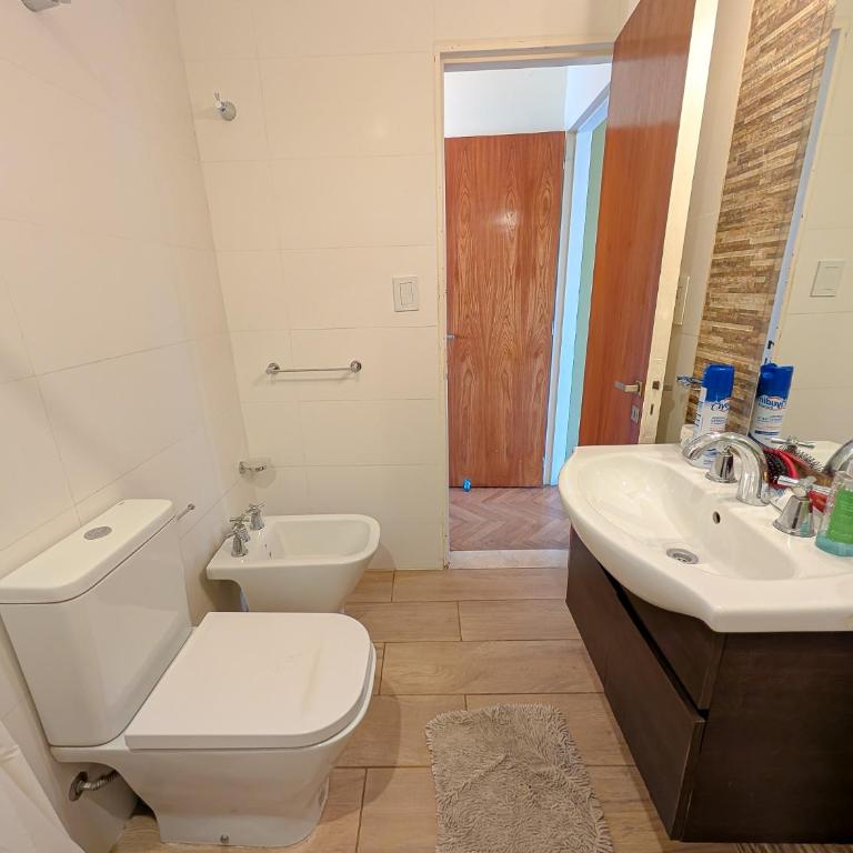 Amplio departamento con excelente ubicación y cochera opcional - centro rosario - Apartamento de 1 dormitorio - 5