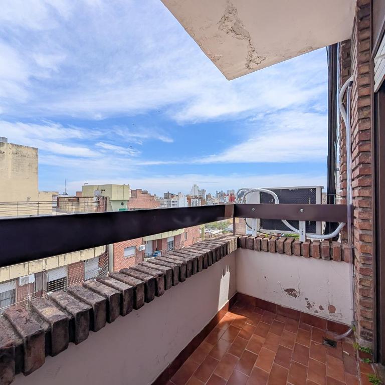 Amplio departamento con excelente ubicación y cochera opcional - centro rosario - Apartamento de 1 dormitorio - 20