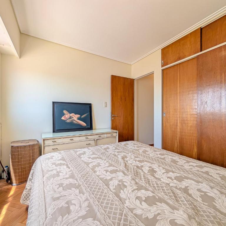 Amplio departamento con excelente ubicación y cochera opcional - centro rosario - Apartamento de 1 dormitorio - 21