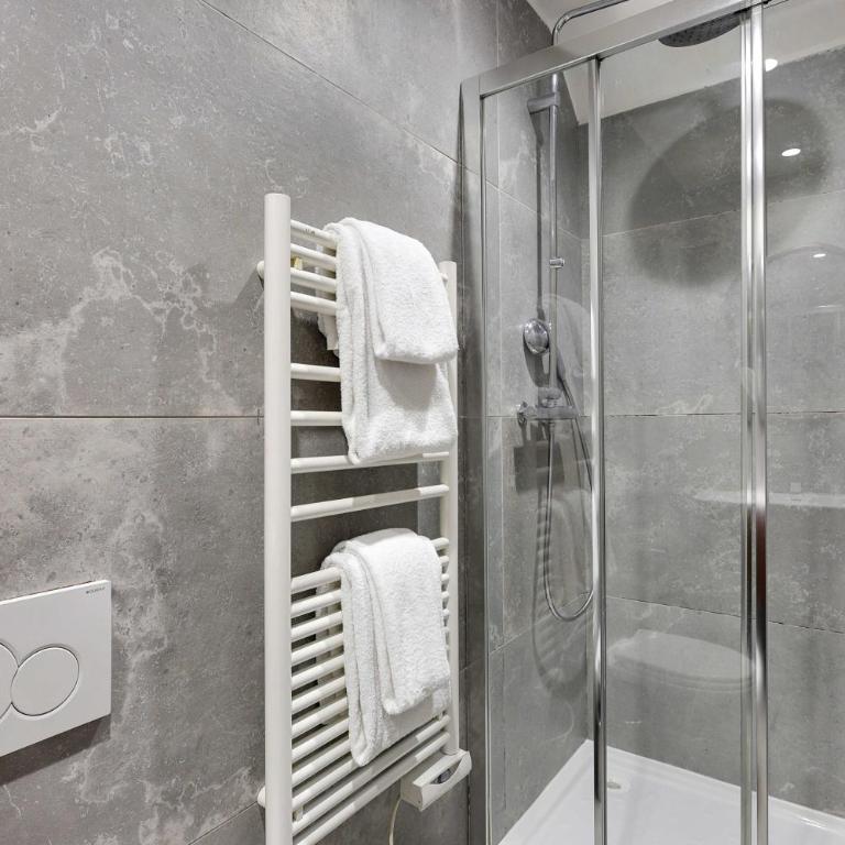 Elegant Apartment - 2BD 6P - Hôtel de Ville - Apartamento - 13
