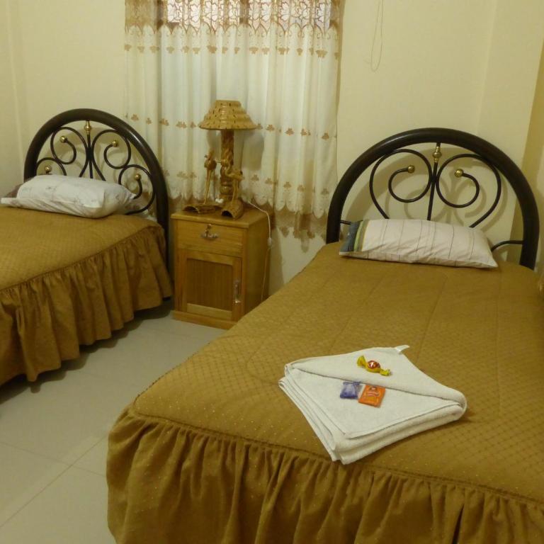 Hostal Butch Cassidy - Twin Room with Private Bathroom - 1