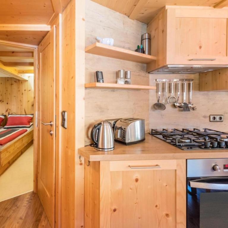 Chalet - Direkt am 5 Sterne Campingplatz Aufenfeld im Zillertal mit Hallenbad und Sauna - Haus mit 2 Schlafzimmern - 8