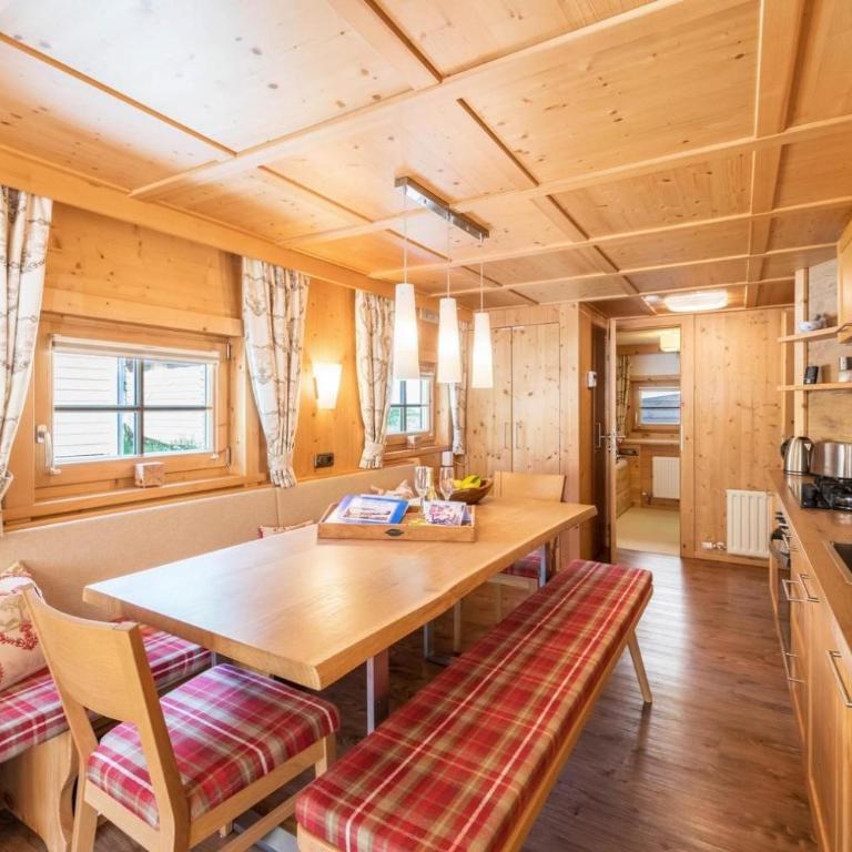 Chalet - Direkt am 5 Sterne Campingplatz Aufenfeld im Zillertal mit Hallenbad und Sauna - Haus mit 2 Schlafzimmern - 10