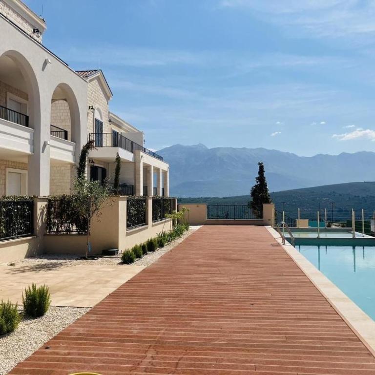 Centrale Contemporary Apartment With Direct Pool Access - One-Bedroom Apartment with Terrace - 3