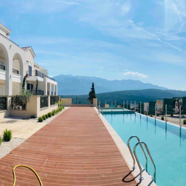 Centrale Contemporary Apartment With Direct Pool Access - One-Bedroom Apartment with Terrace - 4