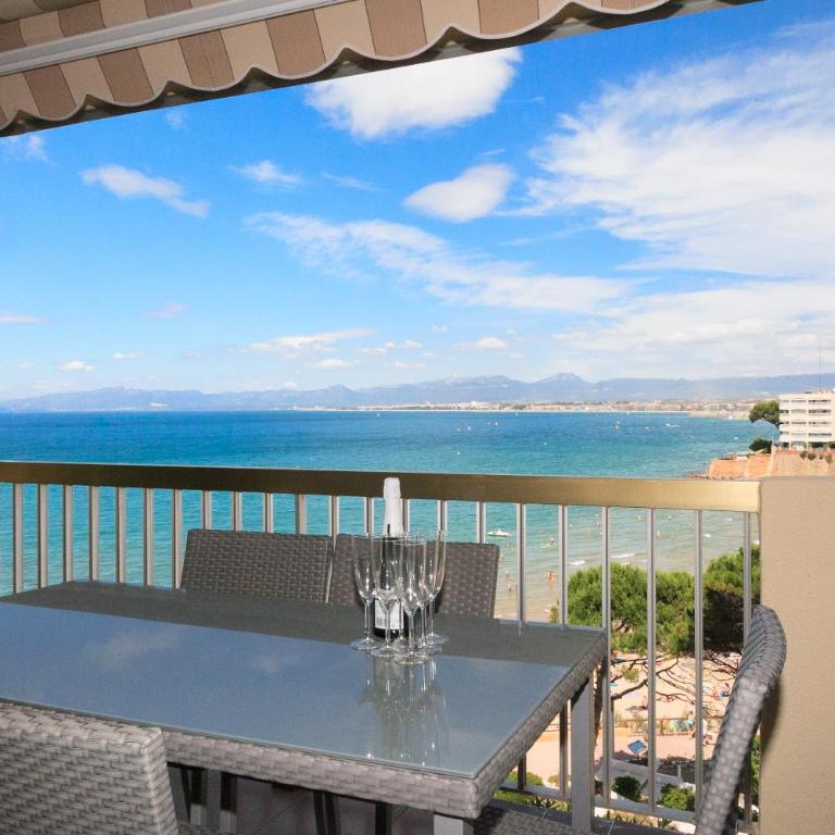 UHC Sorolla Apartments Superior - Two-Bedroom Apartment with Sea View - 4
