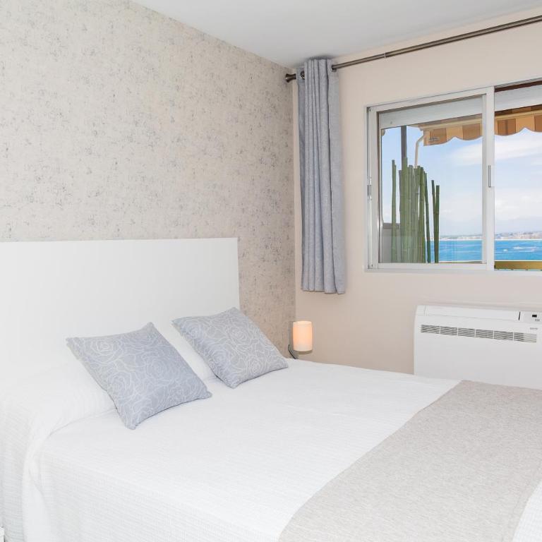 UHC Sorolla Apartments Superior - Two-Bedroom Apartment with Sea View - 13