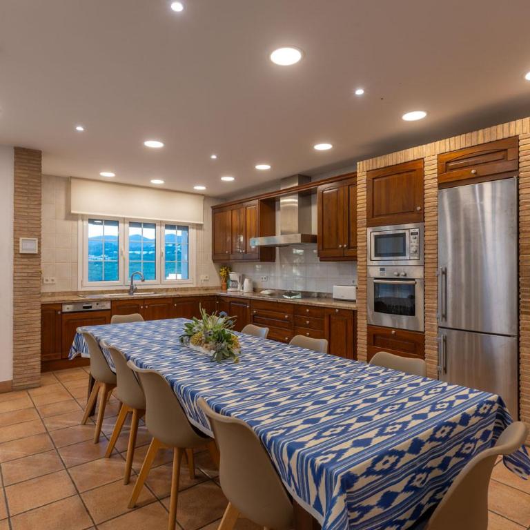 Villa Happy Family by Abahana Villas - Villa - 16
