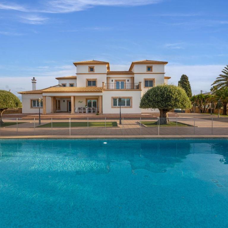 Villa Happy Family by Abahana Villas - Villa - 24