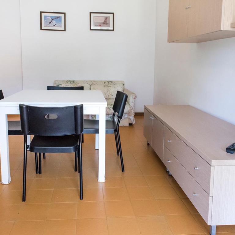 M050 - Trilocale con giardino vicino al mare - Appartamento con 2 Camere da Letto - 5