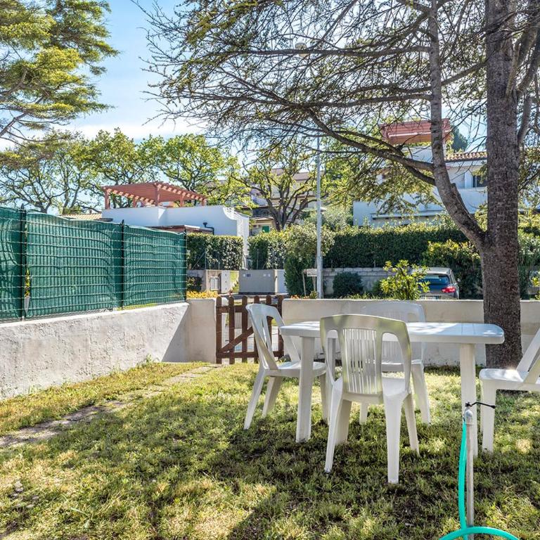M050 - Trilocale con giardino vicino al mare - Appartamento con 2 Camere da Letto - 20