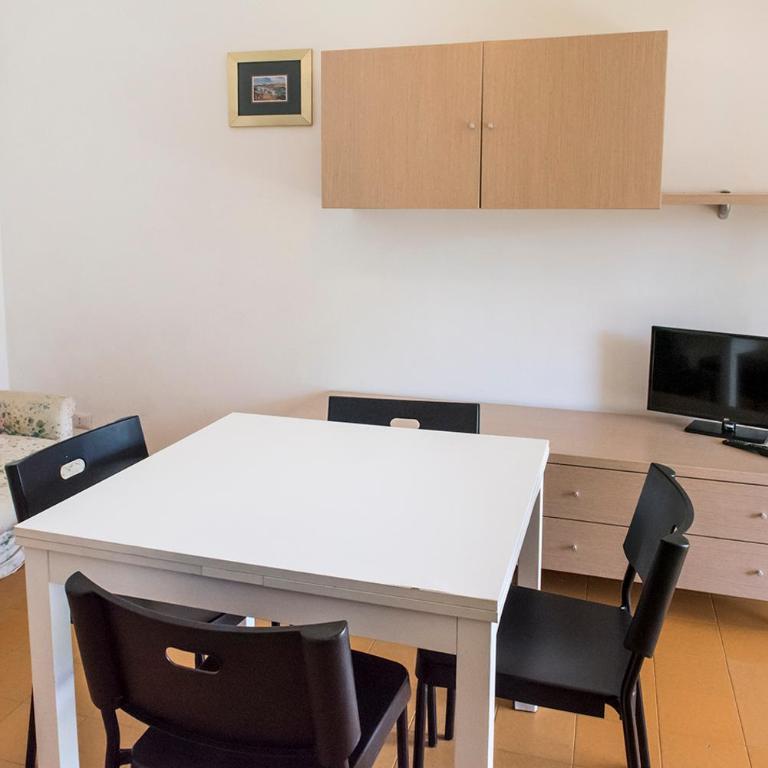 M050 - Trilocale con giardino vicino al mare - Appartamento con 2 Camere da Letto - 4