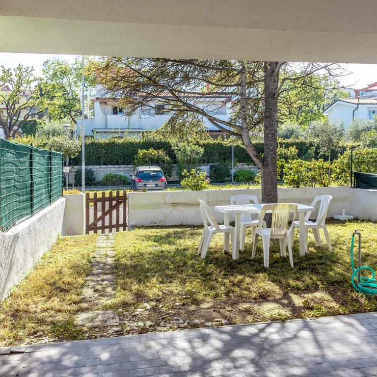 M050 - Trilocale con giardino vicino al mare - Appartamento con 2 Camere da Letto - 19