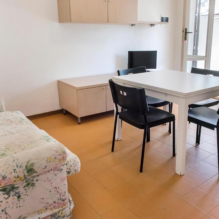 M050 - Trilocale con giardino vicino al mare - Appartamento con 2 Camere da Letto - 6