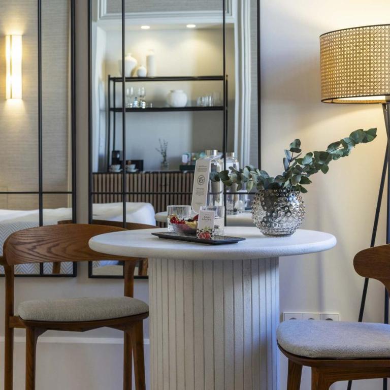 Hospes Palacio de los Patos, a Member of Design Hotels - Deluxe Double or Twin Room - 1