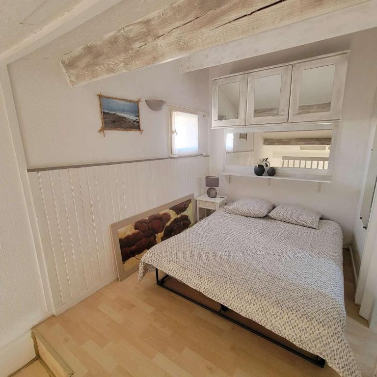 Jolie Maison d'angle rénovée , 5 personnes, séjour climatisé, résidence avec piscine commune , à 400 m de la plage de PORTIRAGNES LRJP132 - Maison de Vacances 3 Chambres - 10