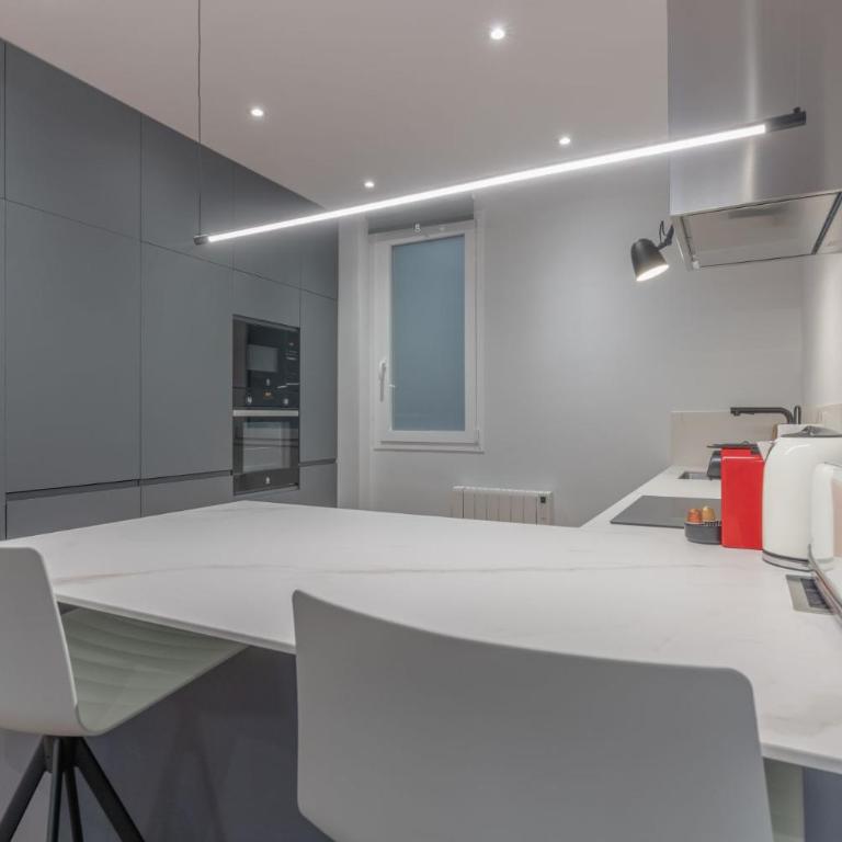 Wide Stylish-1Bedroom 1Bathroom -Las Letras - One-Bedroom Apartment - 14