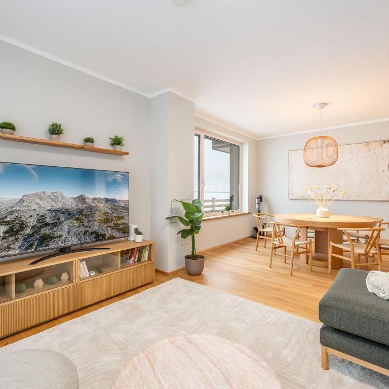 Mountain Paradise Apartments - by myNests - Three-Bedroom Apartment with Mountain View - 12