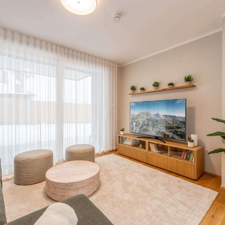 Mountain Paradise Apartments - by myNests - Three-Bedroom Apartment with Mountain View - 13