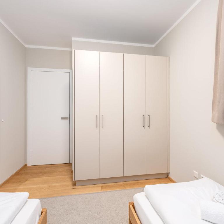 Mountain Paradise Apartments - by myNests - Three-Bedroom Apartment with Mountain View - 14