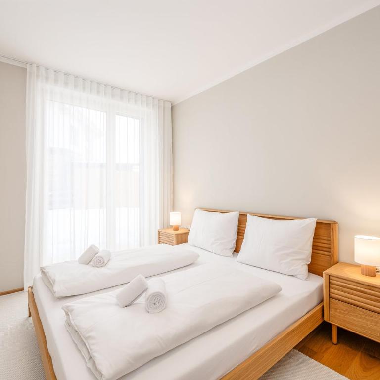 Mountain Paradise Apartments - by myNests - Three-Bedroom Apartment with Mountain View - 23