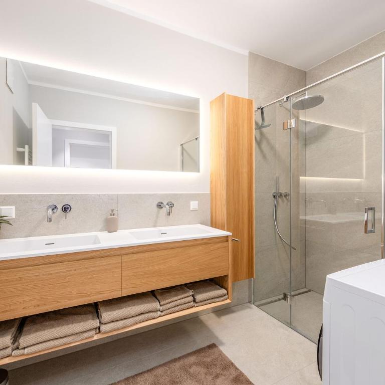 Mountain Paradise Apartments - by myNests - Three-Bedroom Apartment with Mountain View - 22