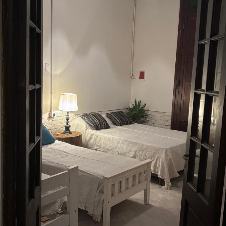 A la Gurda Hostel - Barrio Sur - Comfort Quadruple Room - 1