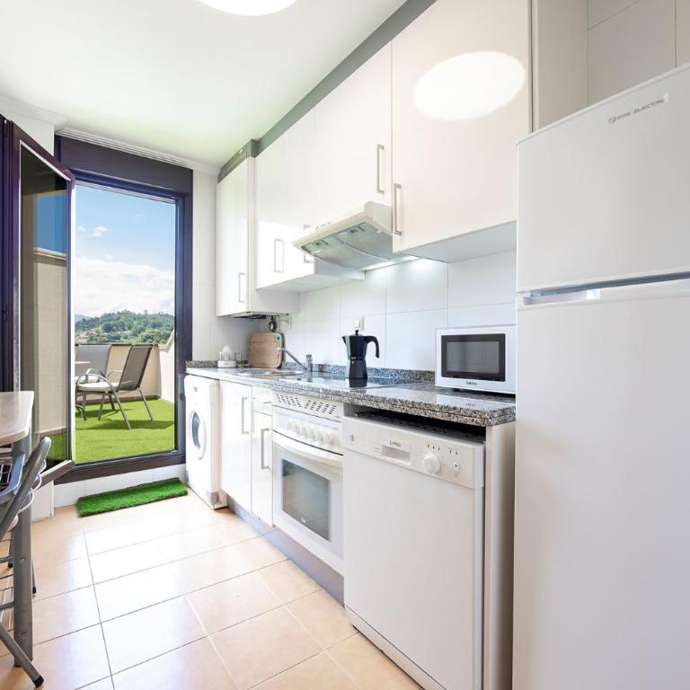 Apto Llanes con Terraza y Jardín - Luz de Poniente - Two-Bedroom Apartment - 4