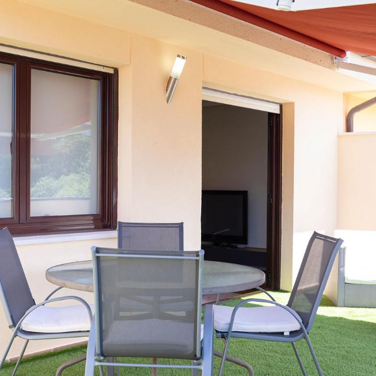 Apto Llanes con Terraza y Jardín - Luz de Poniente - Two-Bedroom Apartment - 9
