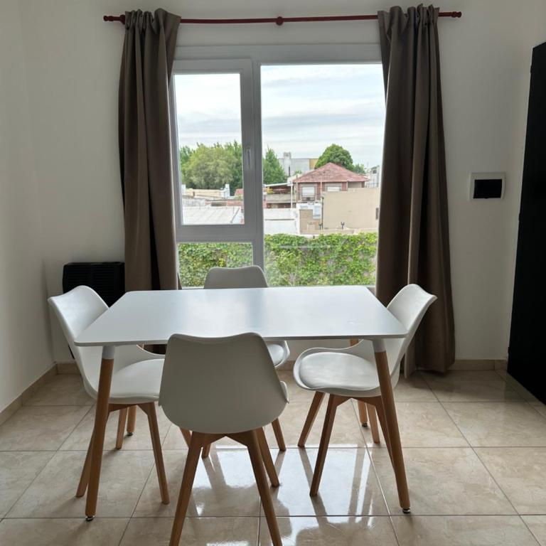 Departamento Roca - Luminoso y bien ubicado - Apartamento de 1 dormitorio - 2