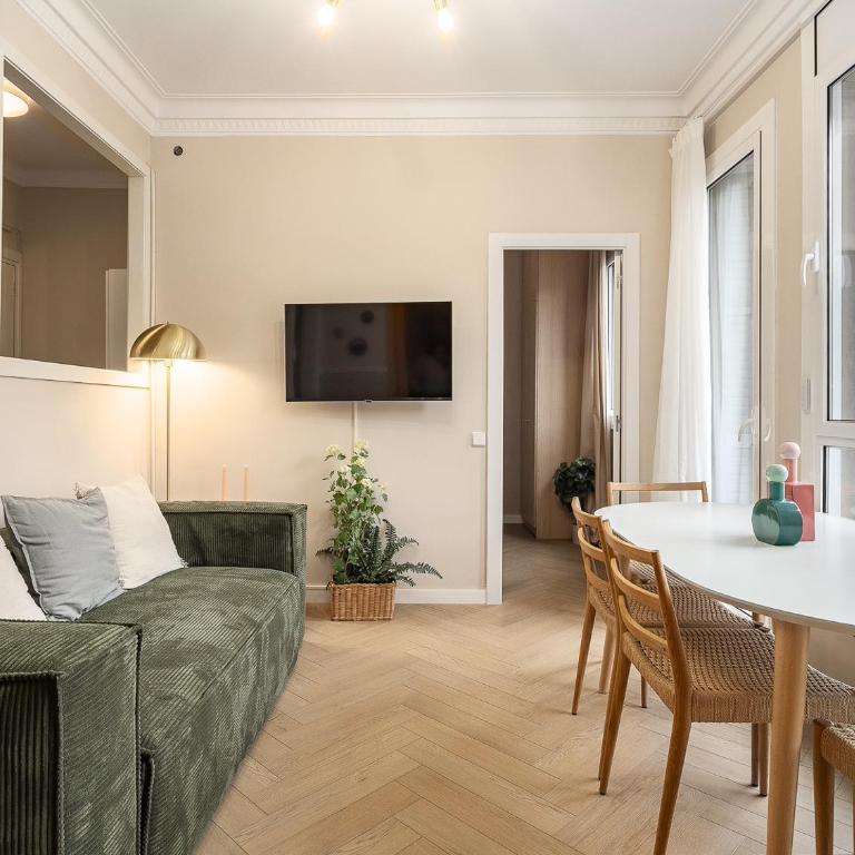 Sagrada Familia's View 3B1 5Bath - Three-Bedroom Apartment - 6