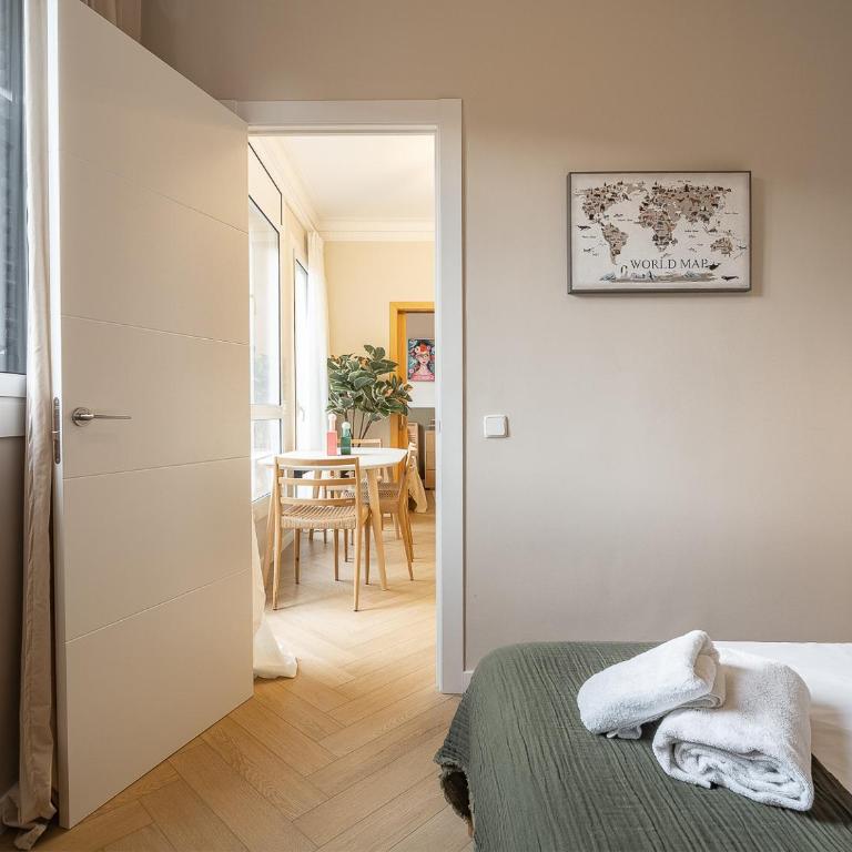 Sagrada Familia's View 3B1 5Bath - Three-Bedroom Apartment - 20