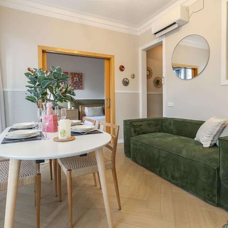 Sagrada Familia's View 3B1 5Bath - Three-Bedroom Apartment - 8