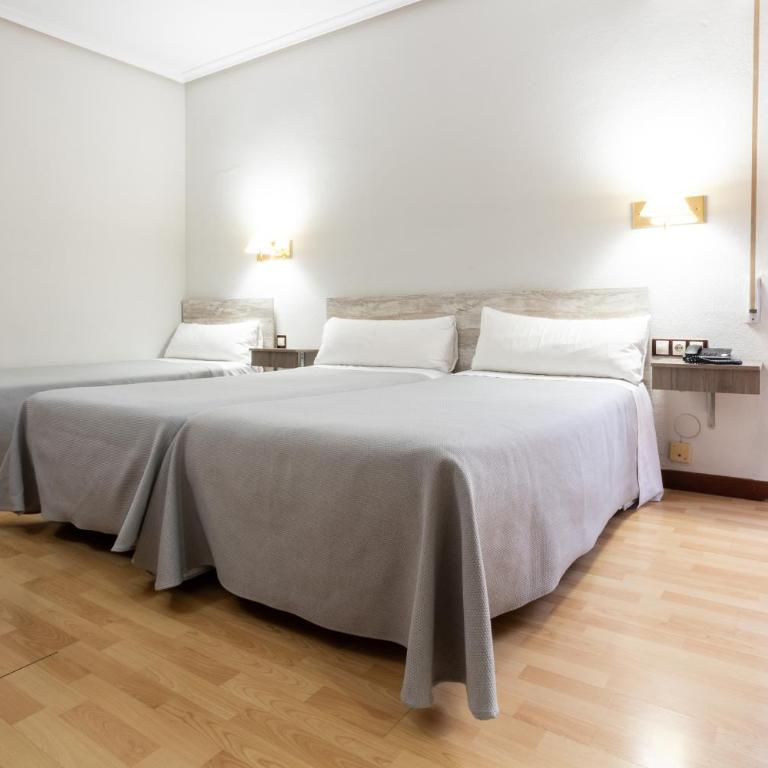 Hotel Tibur - Habitación Triple - 5