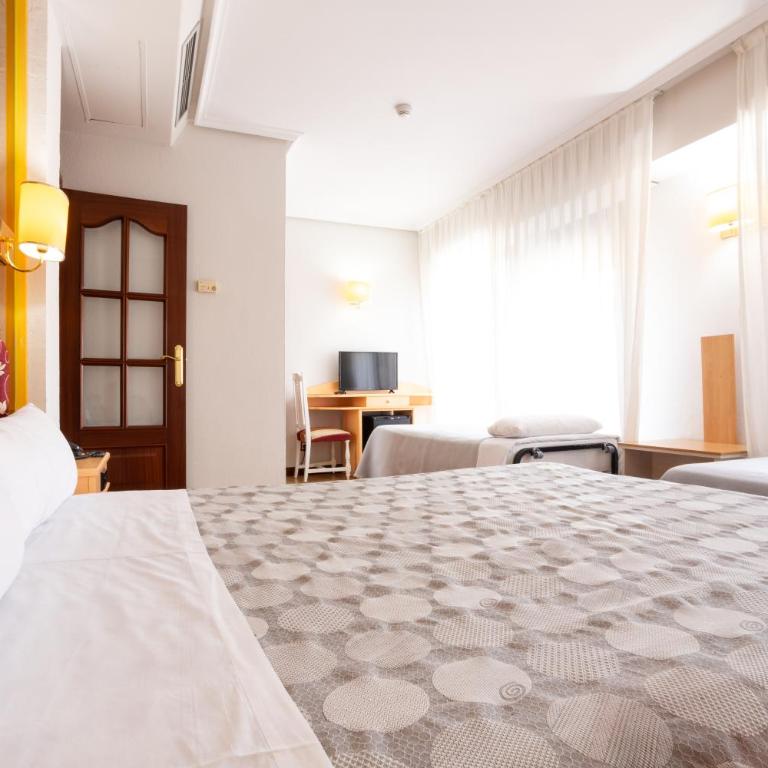 Hotel Tibur - Habitación cuádruple - 4
