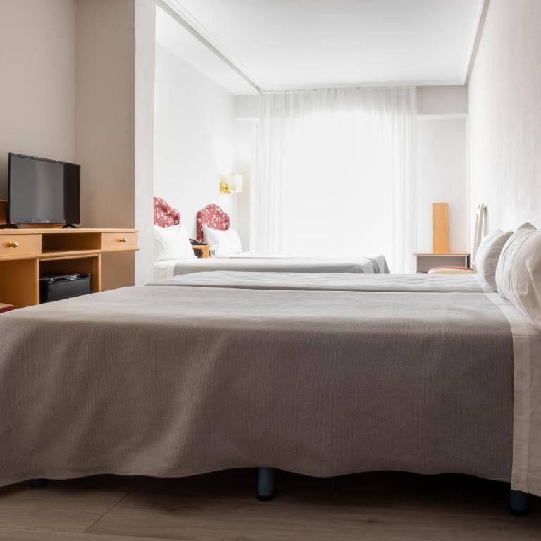 Hotel Tibur - Habitación cuádruple - 5