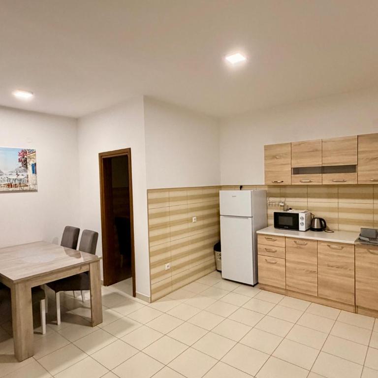 M apartment 3 - Two-Bedroom Apartment - 3